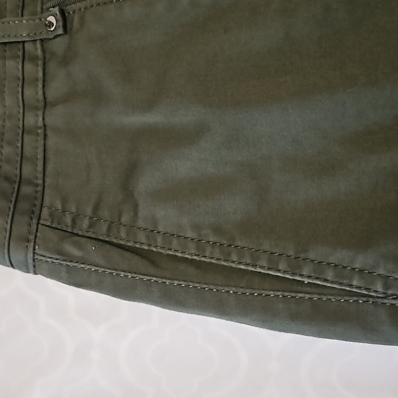 WHBM Slim skirt, khaki, size 8 - Picture 3 of 4